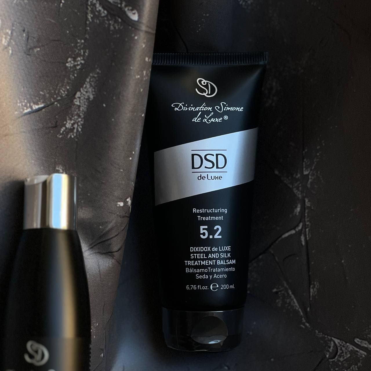 5.2-dsd-de-luxe-steel-and-silk-treatment-balsam-79676312424747
