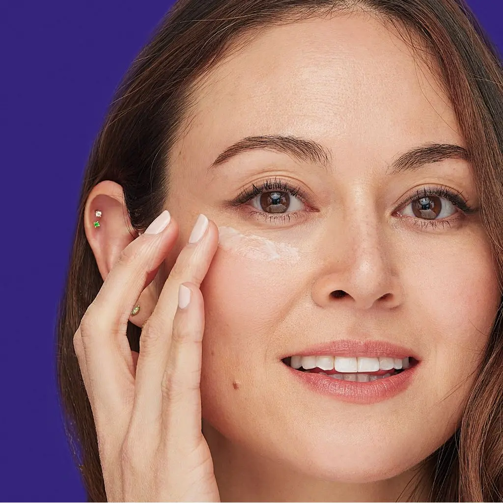 Ultimate Solution Multitasking Eye Cream Model-1024x1024